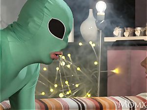 mummy Lonely housewife gets deep explore from alien